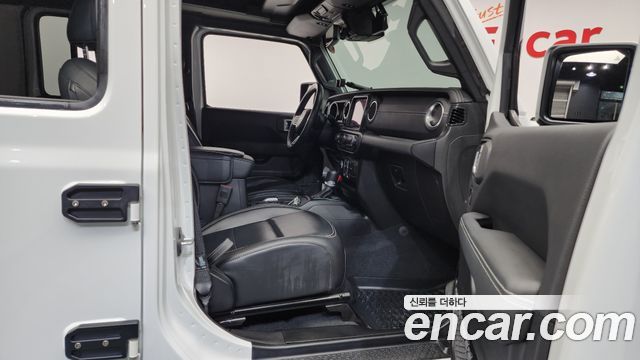 Jeep Wrangler 2023 — photo 11