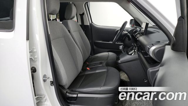 Hyundai Casper 2023 — photo 11