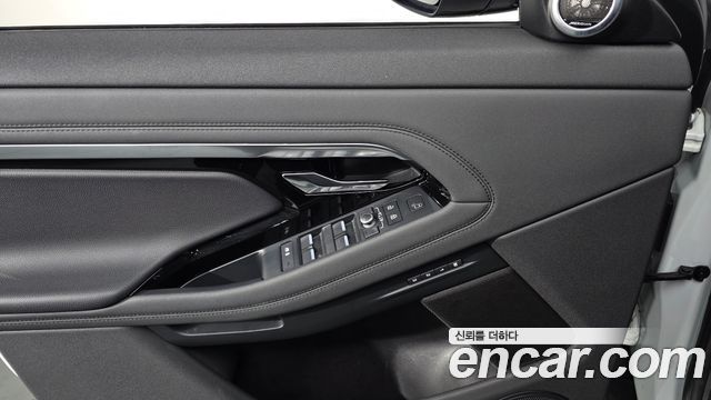 Land Rover Range Rover Evoque 2021 — photo 17