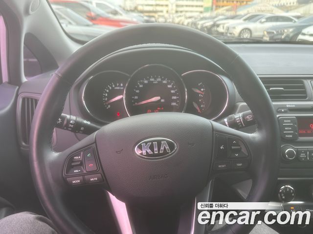 Kia pride 2014 — photo 10