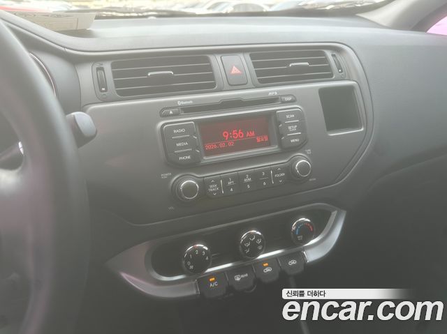 Kia pride 2014 — photo 12