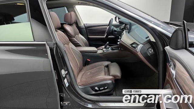 BMW Gran Turismo 2023 — photo 10