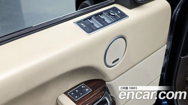 Land Rover Range Rover 2016 — photo 18