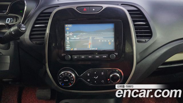 Renault Korea QM3 2015 — photo 12