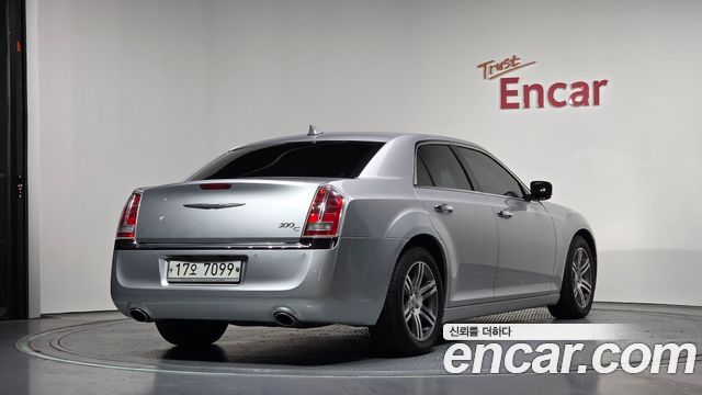 Chrysler 300C 2012 — photo 2