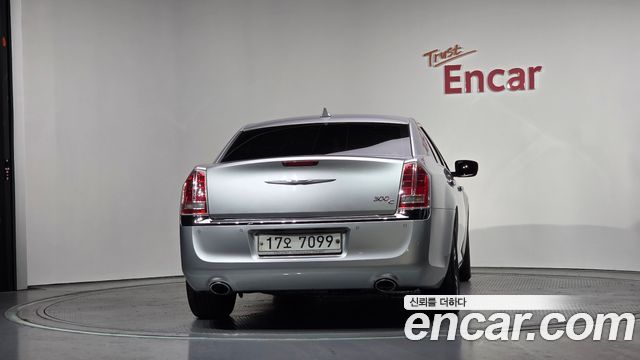 Chrysler 300C 2012 — photo 4