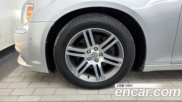 Chrysler 300C 2012 — photo 5