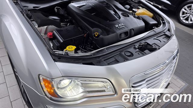 Chrysler 300C 2012 — photo 6