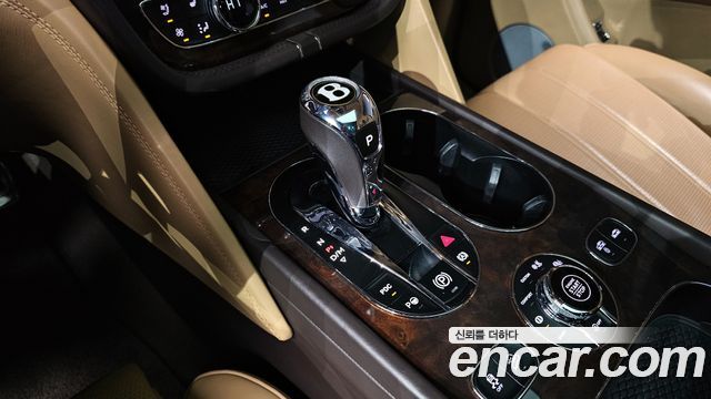 Bentley Bentayga 2020 — photo 9