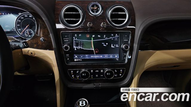 Bentley Bentayga 2020 — photo 14