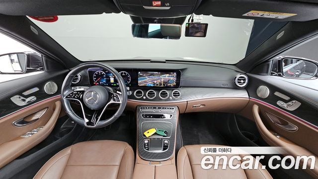 Mercedes-Benz E-Class 2021 — photo 7