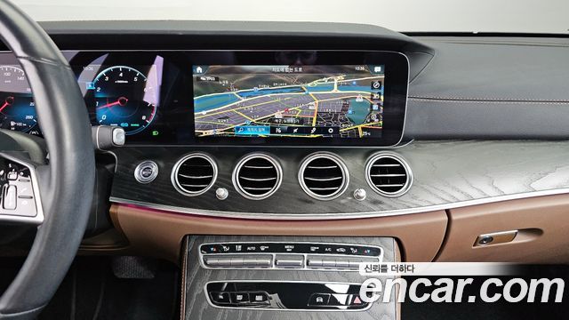 Mercedes-Benz E-Class 2021 — photo 14