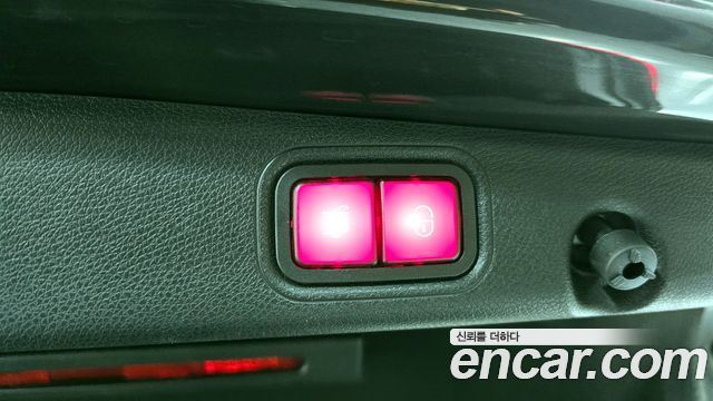 Mercedes-Benz E-Class 2021 — photo 16