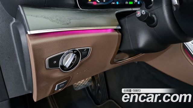 Mercedes-Benz E-Class 2021 — photo 19