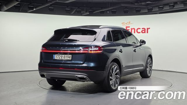 Lincoln Nautilus 2022 — photo 2