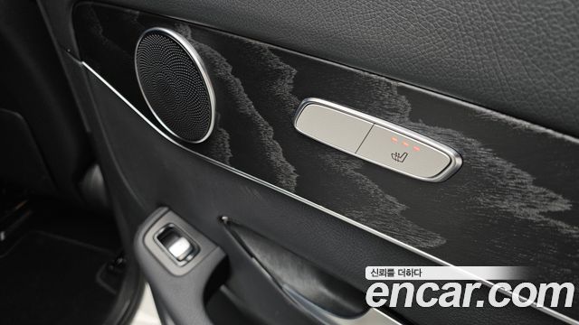 Mercedes-Benz GLC-Class 2019 — photo 19