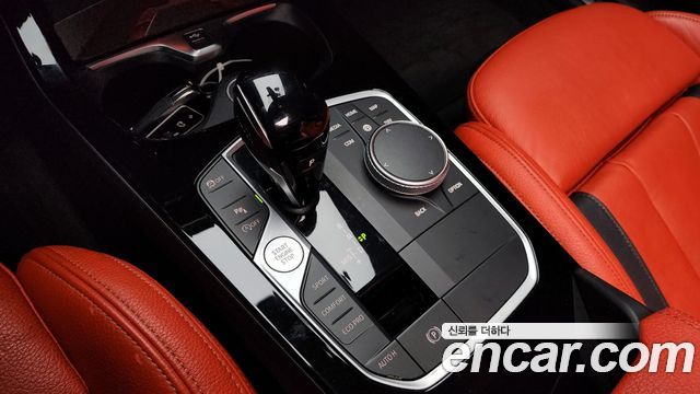 BMW 1-Series 2022 — photo 9