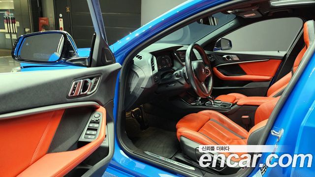BMW 1-Series 2022 — photo 11
