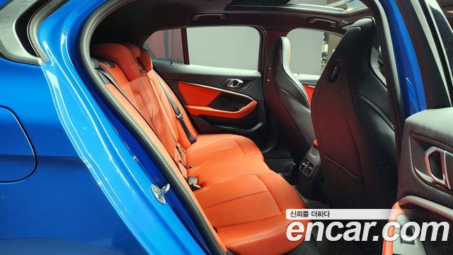 BMW 1-Series 2022 — photo 12