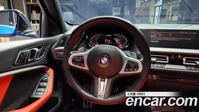 BMW 1-Series 2022 — photo 14