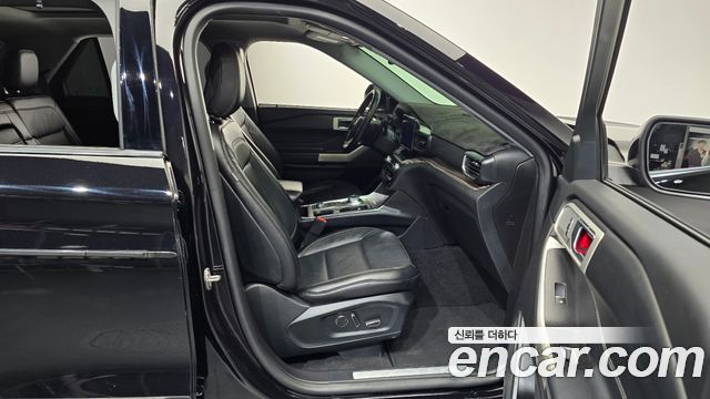 Ford Explorer 2020 — photo 11