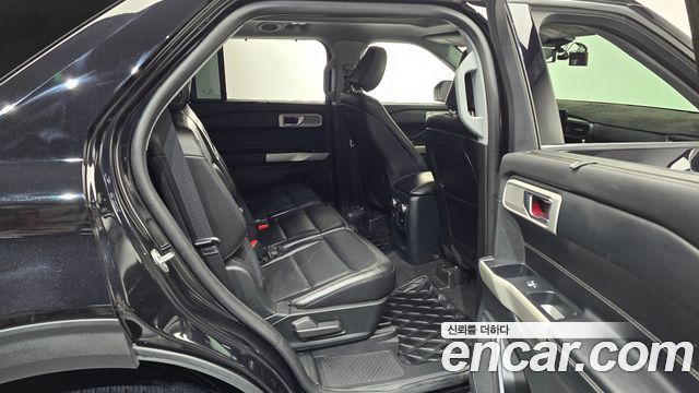 Ford Explorer 2020 — photo 12