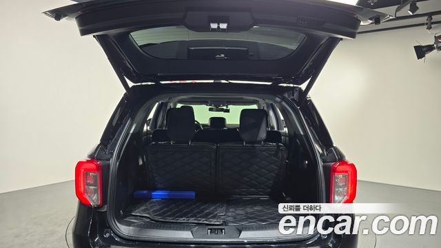 Ford Explorer 2020 — photo 20