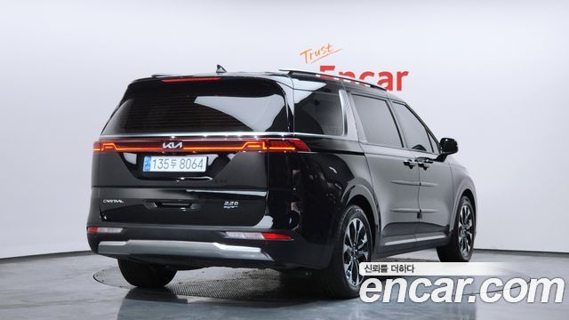 Kia Canival 2023 — photo 2
