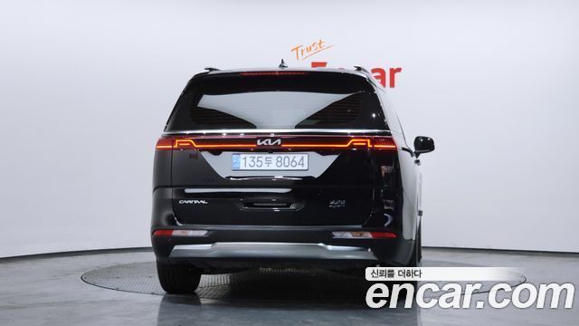 Kia Canival 2023 — photo 4