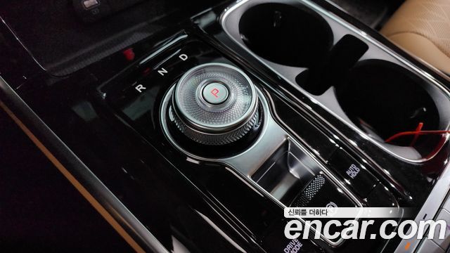 Kia Canival 2023 — photo 9