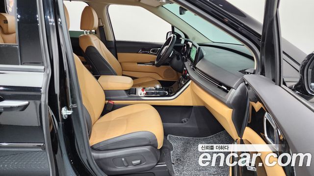 Kia Canival 2023 — photo 11