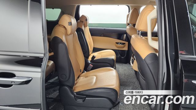 Kia Canival 2023 — photo 12