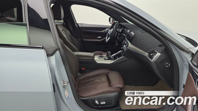 BMW 4-Series 2022 — photo 11