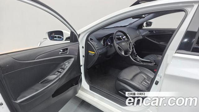 Hyundai Sonata 2013 — photo 11