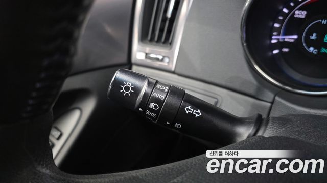 Hyundai Sonata 2013 — photo 17