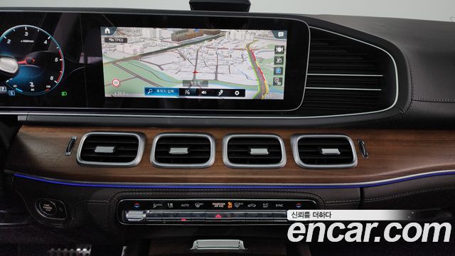 Mercedes-Benz GLS-Class 2020 — photo 14