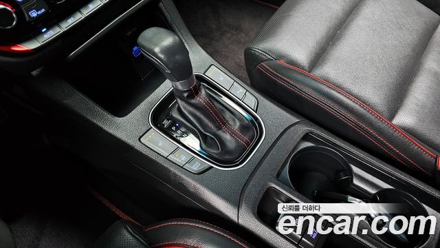 Hyundai i30 2018 — photo 9