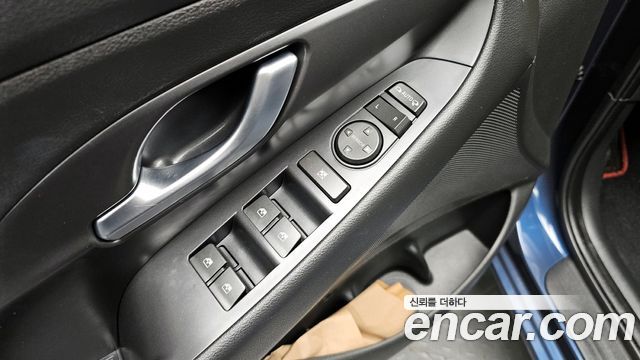 Hyundai i30 2018 — photo 19