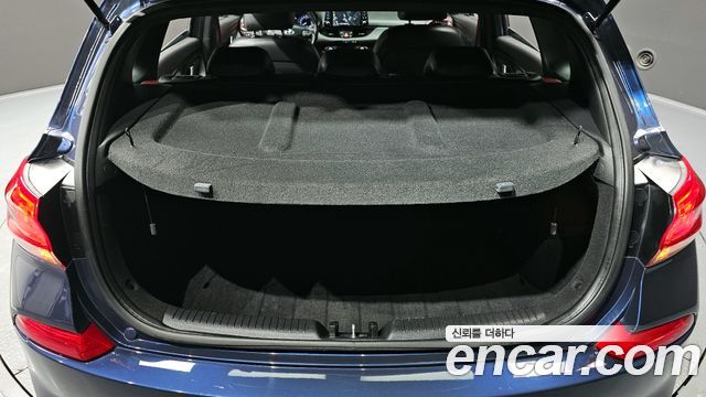 Hyundai i30 2018 — photo 20