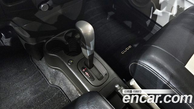Nissan Cube 2011 — photo 9