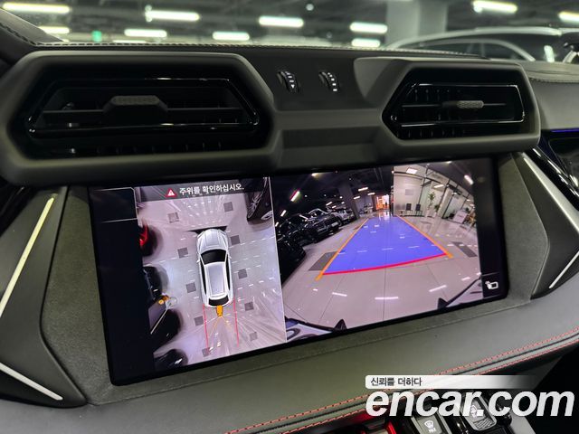 Lamborghini Urus 2025 — photo 9
