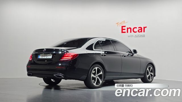 Mercedes-Benz E-Class 2020 — photo 2