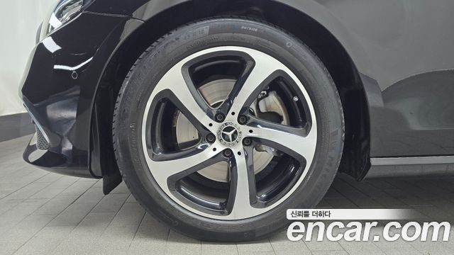 Mercedes-Benz E-Class 2020 — photo 5
