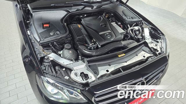 Mercedes-Benz E-Class 2020 — photo 6