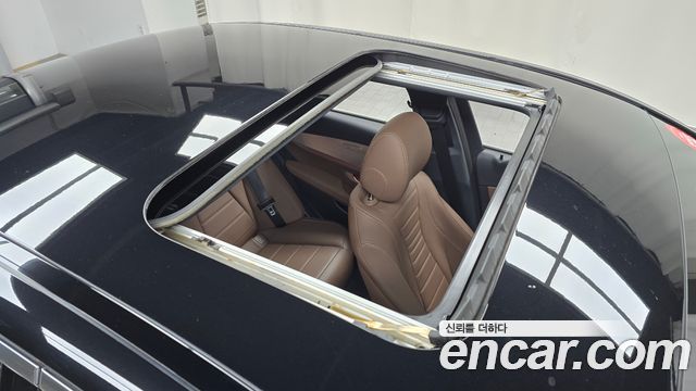 Mercedes-Benz E-Class 2020 — photo 16