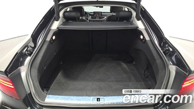 Audi A7 2016 — photo 20