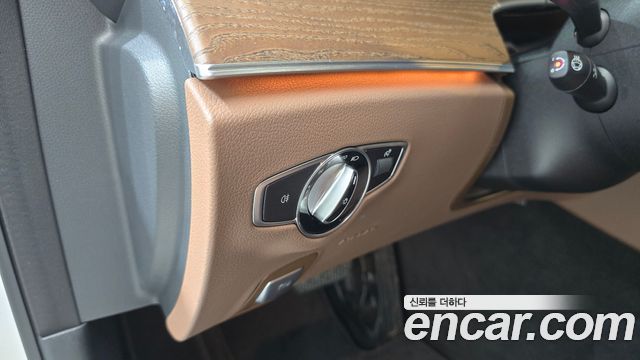 Mercedes-Benz E-Class 2023 — photo 15