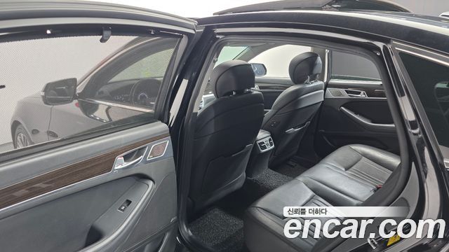Genesis G80 2017 — photo 17