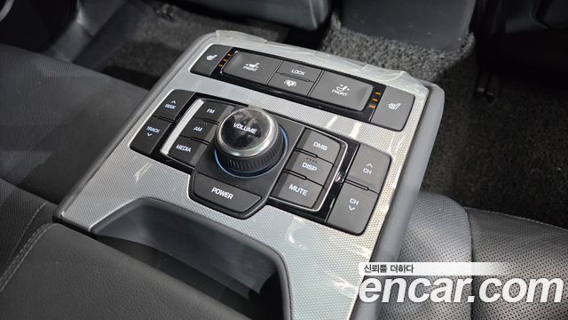 Genesis G80 2017 — photo 18