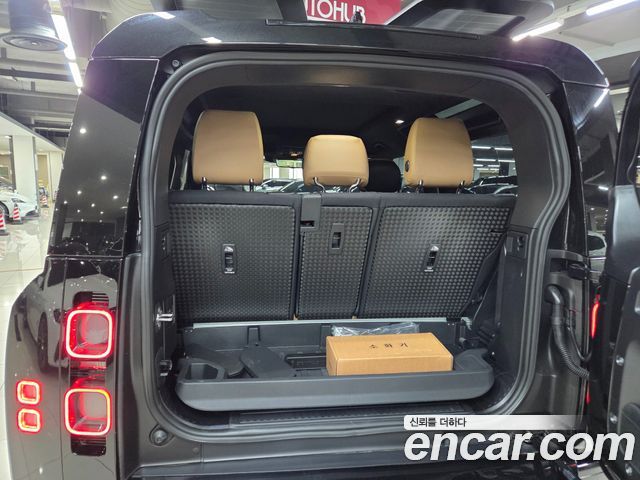Land Rover Defender 2025 — photo 6